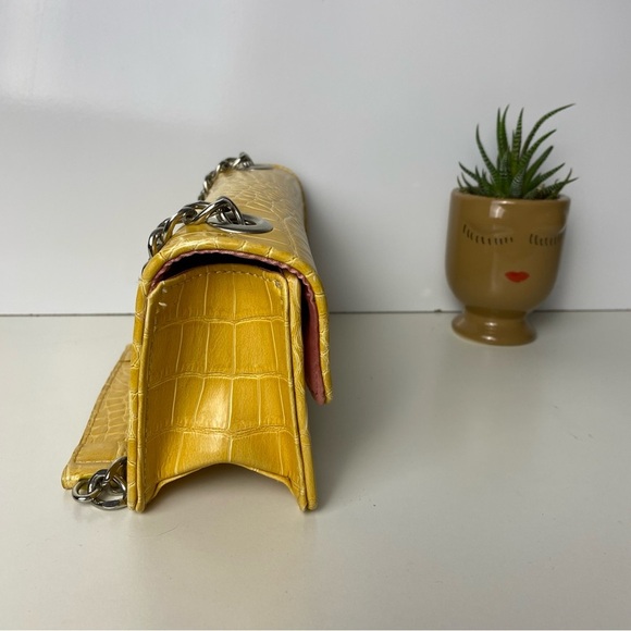 SALE. Liz Claiborne Yellow Crocodile-Embossed Women's Bag - Picture 6 of 9